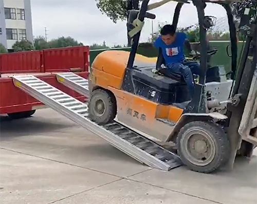 河西铝合金梯子的安全问题必须高度重视